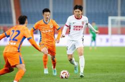 壹号娱乐官网包含今夜成都蓉城备战德甲，复出首秀细节曝光，信心回归，年轻球员得到机会的词条