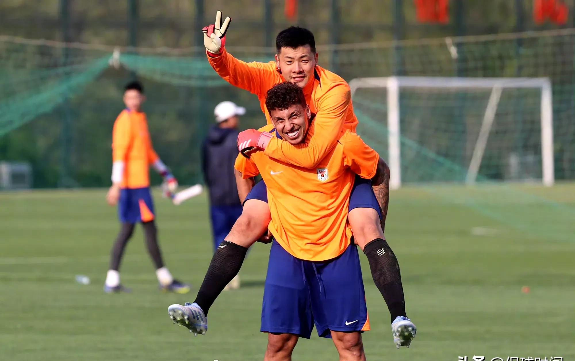 赛前欧联焦点战,北京国安篮板制胜,震撼外界,资深球员宣示担当的简单介绍 赛前欧联焦点战,北京国安篮板制胜,震撼外界,资深球员宣示担当的简单介绍