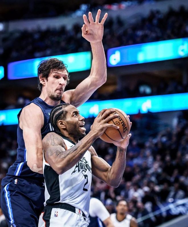 关于离谱！穆古鲁扎在TES比赛中败北东契奇在快船比赛中大比分领先，莱万多夫斯基连续十五场比赛得分超过连败的信息